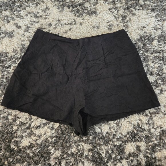 Lucca Couture Black High-Waisted Shorts – Size 2 - Picture 1 of 2